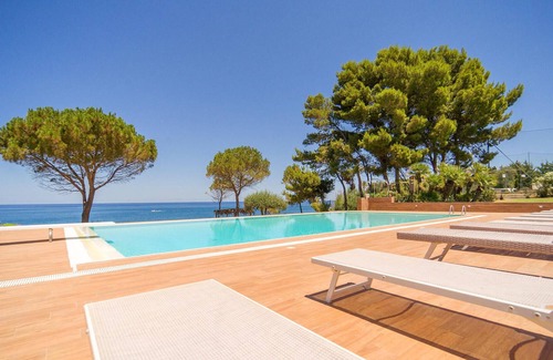 Cefalu House | Nice Home in Cefalù With Outdoor Swimming Pool, Wifi and 6 Bedrooms
