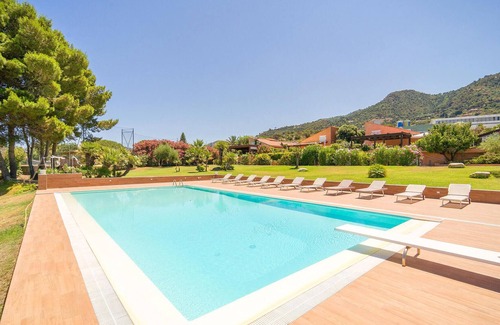 Cefalu House | Nice Home in Cefalù With Outdoor Swimming Pool, Wifi and 6 Bedrooms