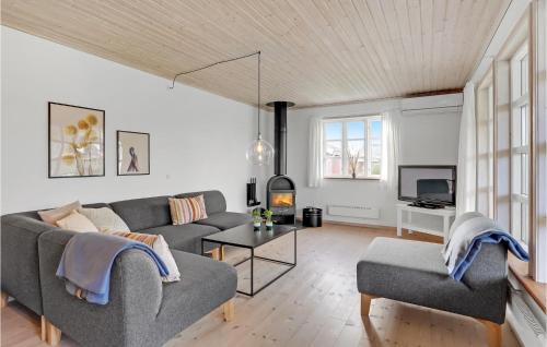 Flovt Strand House | Nice Home In Haderslev With Kitchen