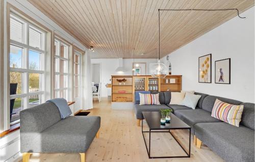 Flovt Strand House | Nice Home In Haderslev With Kitchen