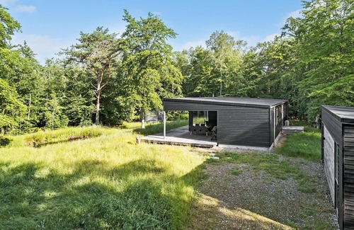 Helberskov Strand House | Nice home in Hadsund with Wi-Fi