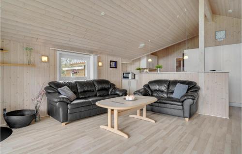 Hovborg House | Nice Home In Hovborg With Kitchen