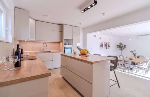 Nerezise House | Nice home in Nerezisca