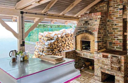 Wolsztyn House | Nice home in Wilcze with WiFi