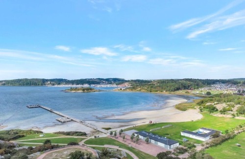 Askim House | Nice part of townhouse with patio & near the sea