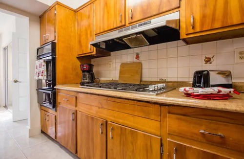 North Miami House | Nicole's Cozy Floridian Getaway