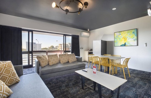 Nundah Hotel | Nightcap at Prince of Wales Hotel