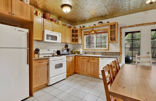 Moonridge House | Nine Pines Lodge #537