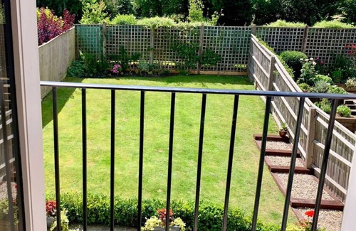 Frieth House | Nixey Cottage - Pet friendly in the Chiltern Hills