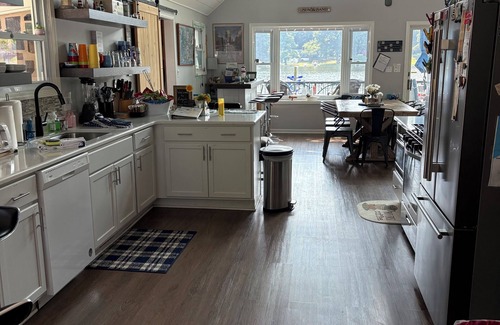 Grand Junction House | nLarge Lakehouse~Pet Friendly+Private Beach+Hot Tub+Game Rm+Tiki Hut+Gym=FUN!