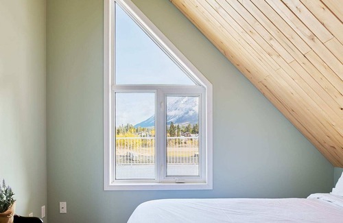 Carcross Apartment | NN - The Beach House, Carcross 3-bed 2-bath