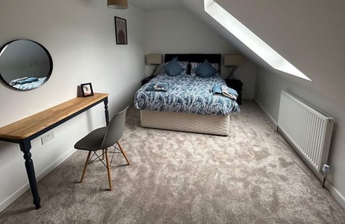 Foxley Cottage | No.2 Badger Sett. Modern home with hottub in Norfolk