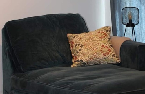 Foxley Cottage | No.2 Badger Sett. Modern home with hottub in Norfolk