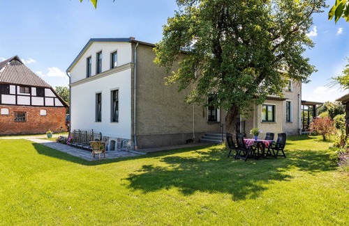 Steffenshagen Apartment | No. 3 - 2 room vacation apartment in a farmhouse with garden - Baltic Sea Farmhouse