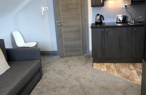 Beaconsfield Apartment | No. 5 Modern Fully-equipped Flat in Beaconsfield New Town easy walk to Station