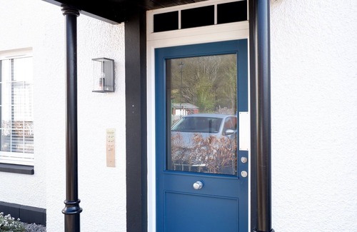 Balloch Apartment | No 7 - Quiet Two Bedroom Ground Floor flat in Tornagrain great for Airport