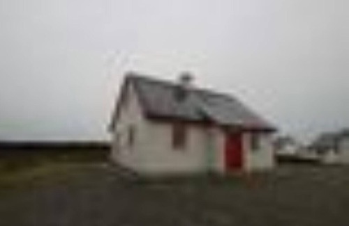 Ballyconneely House | No 8 Leitirshask, Ballyconneely - Full Of Country Living Chic.