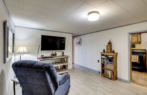 Langston Cottage | No Pet Fee! Family Cabin 2 Mi to Lake Guntersville