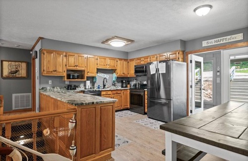 Jacksboro House | NO STEPS! Gentle Path to water with 1,800 sq. ft. 2 slip dock/4 person ATV