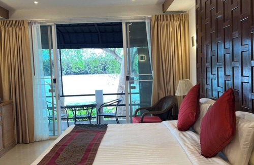 Bang Khla House | No8 Double Suite, Rainbow Arokaya Welness Resort