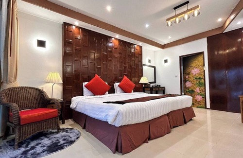 Bang Khla House | No8 Double Suite, Rainbow Arokaya Welness Resort