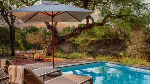 Hoedspruit Villa | Nomads Den Safari Villas - Heated Pools and Riverbed views