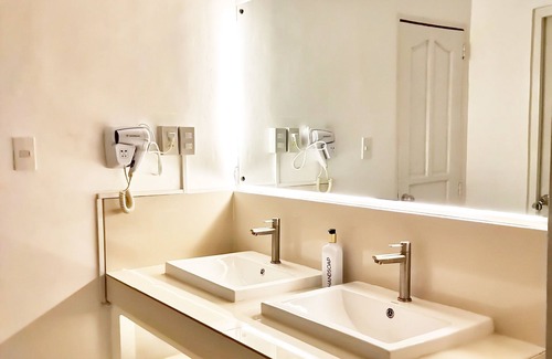 San Dionisio Hotel | NomadsMNL Hostel