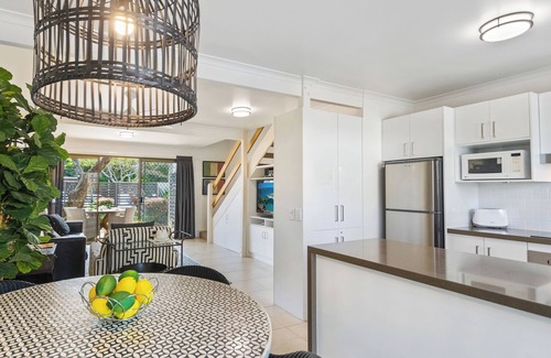 Noosaville Apartment | Noosa Place Resort