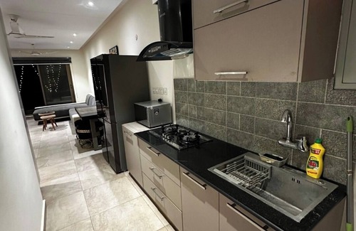 Lahore Apartment | Norah Homes- 1 BHK- Private Balcony- Chic & Modern- Family Friendly!