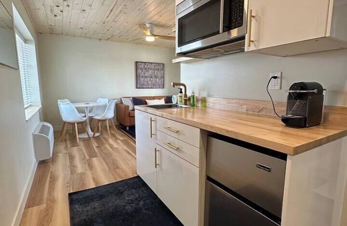Center City House | Nordic Harbor | Room 6 | Silver Birch - Suite