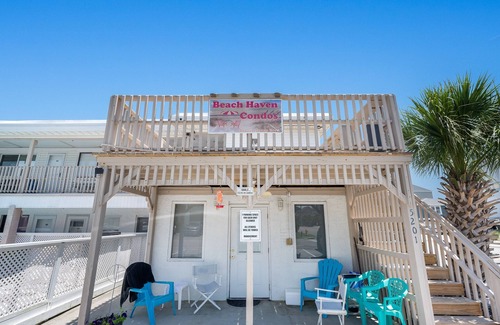 Ash Condo | North Myrtle Oceanview Studio Pool | Dogs Allowed!