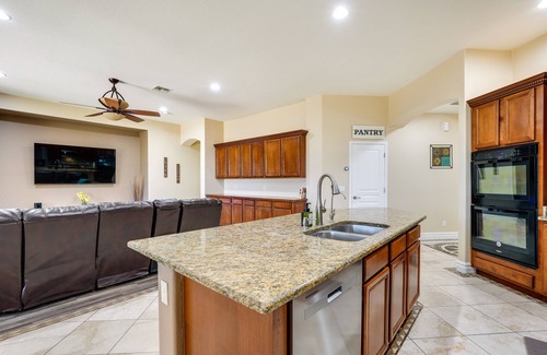 Norterra House | North Phoenix Single-Level Retreat: Work & Relax!