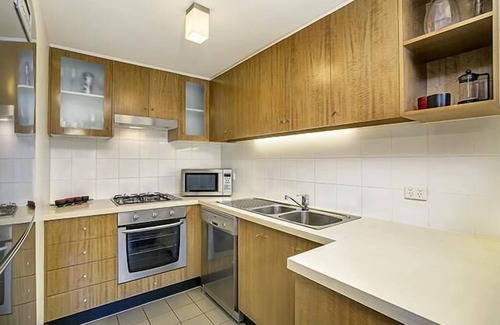 North Sydney Apartment | North Sydney - BS901 Berry Street - Modern 1BR with Balcony in the Heart of North Sydney CBD