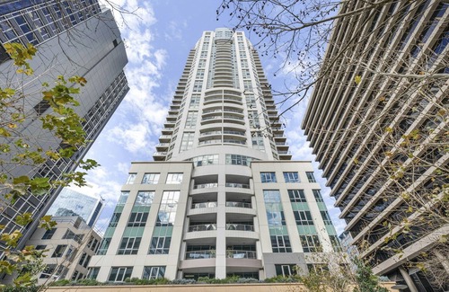 North Sydney Apartment | North Sydney - BS901 Berry Street - Modern 1BR with Balcony in the Heart of North Sydney CBD
