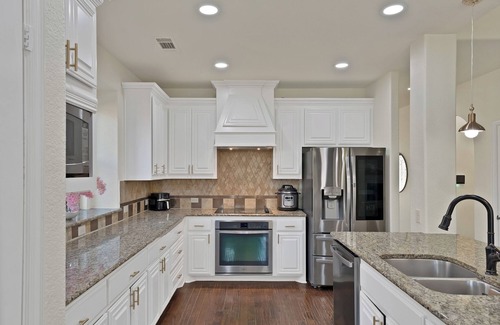 Denton County House | North Texas Modern, Cozy Retreat in the Perfect Location; 2026 FIFA World Cup