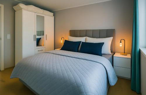 Tromso Apartment | Northern Lights Apt Midtgaard, Kvaløya Tromsø Modern 2BR, Free Parking