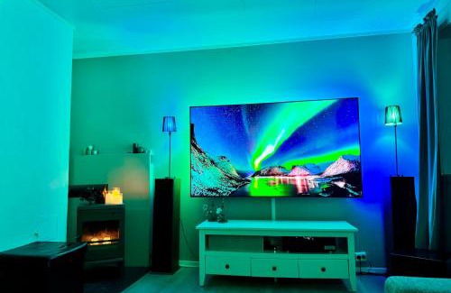 Tromso Apartment | Northern Lights Apt Midtgaard, Kvaløya Tromsø Modern 2BR, Free Parking