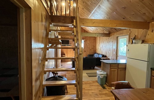 Fort Kent Cabin | Northern Maine Large Cabin 4 Wifi Kitchen AC