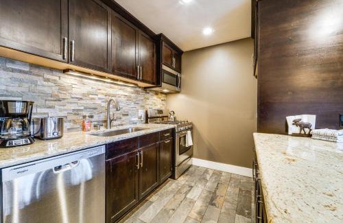 Truckee Apartment | Northstar Ski-Inand Out Condo with Resort Amenities!