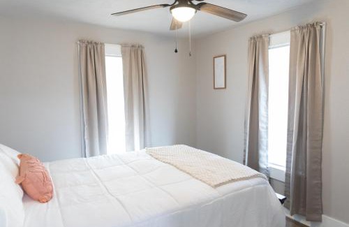 Northeast South Bend Apartment | Notre Dame Area - 2BR 1BA with WiFi and Full Kitchen