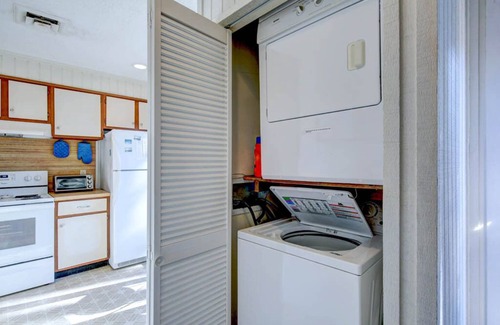 Bethany Beach Villa | nRelaxing 3BR Townhome with Pond View, Pool, and Porch – Walk/Tram to Beach