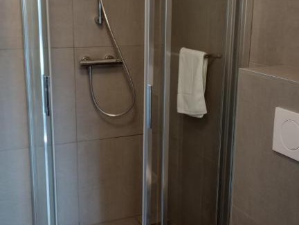 Moederbrugg House | NRV twee-persoonskamer met gemeenschappelijke keuken