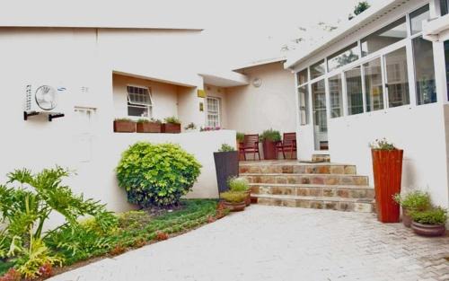 Umtata House | Nthatuoa Guest House