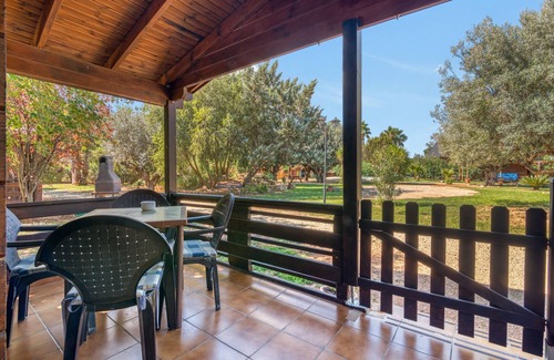Benicolet Apartment | Null 'Entre Viejos Olivos 3' with Mountain View, Shared Pool and Air Conditioning