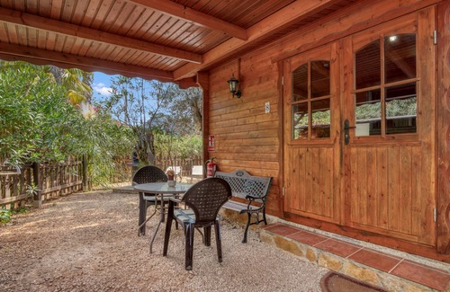 Benicolet Apartment | Null 'Entre Viejos Olivos 8' with Mountain View, Shared Pool and Air Conditioning