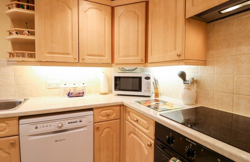 Newton Grange Cottage | NUMBER 4, family friendly, character holiday cottage in Biggin