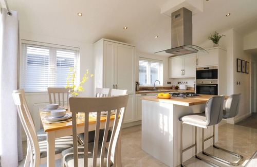 Burnham Market Cottage | NUMBER 43 THE POPLARS, pet friendly, with a garden in Burnham Market