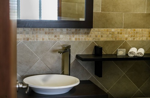 Campamento Pinones House | Numero Uno Piñones Short Term Rental