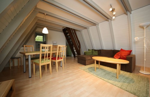 Kinding House | Nur Dach Haus 13