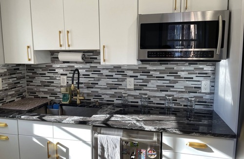The Heights Apartment | NYC-Bound 3 BR Apt, Parking + Outdoor Urban Oasis